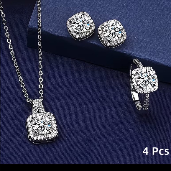 Silver Rhinestone Jewelry Set - Picture 7 of 11